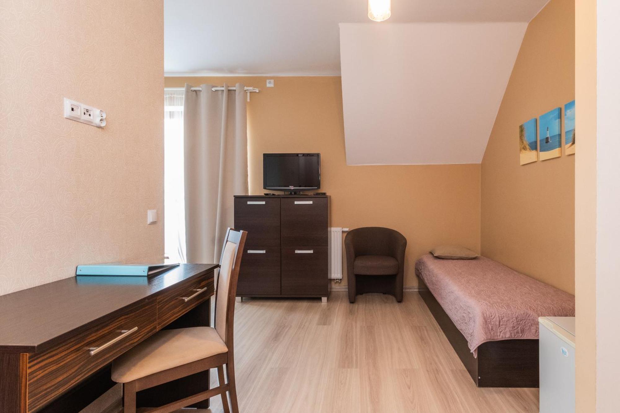 Sztutowo Lazurowy Dwor - Apartamenty Oraz Pokoje Z Basenem I Parkingiem Habitación foto