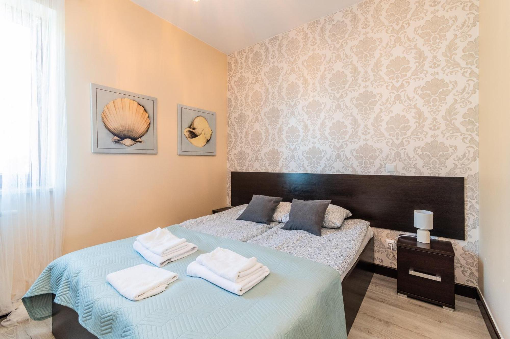Sztutowo Lazurowy Dwor - Apartamenty Oraz Pokoje Z Basenem I Parkingiem Habitación foto