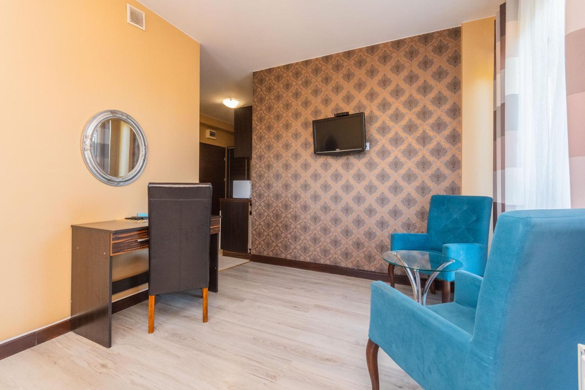 Sztutowo Lazurowy Dwor - Apartamenty Oraz Pokoje Z Basenem I Parkingiem Habitación foto